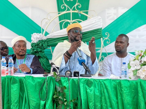 Côte d Ivoire Association Nouroul Yaqîne un imam aux riches qui