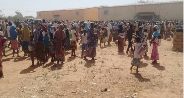 Burkina Faso Tenaill Es Par La Faim Des Populations Pillent Des