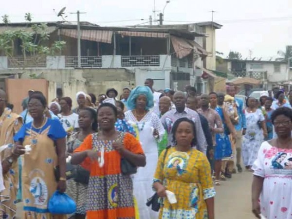 Côte d Ivoire Élévation de la Vierge Marie corps et âme au ciel un