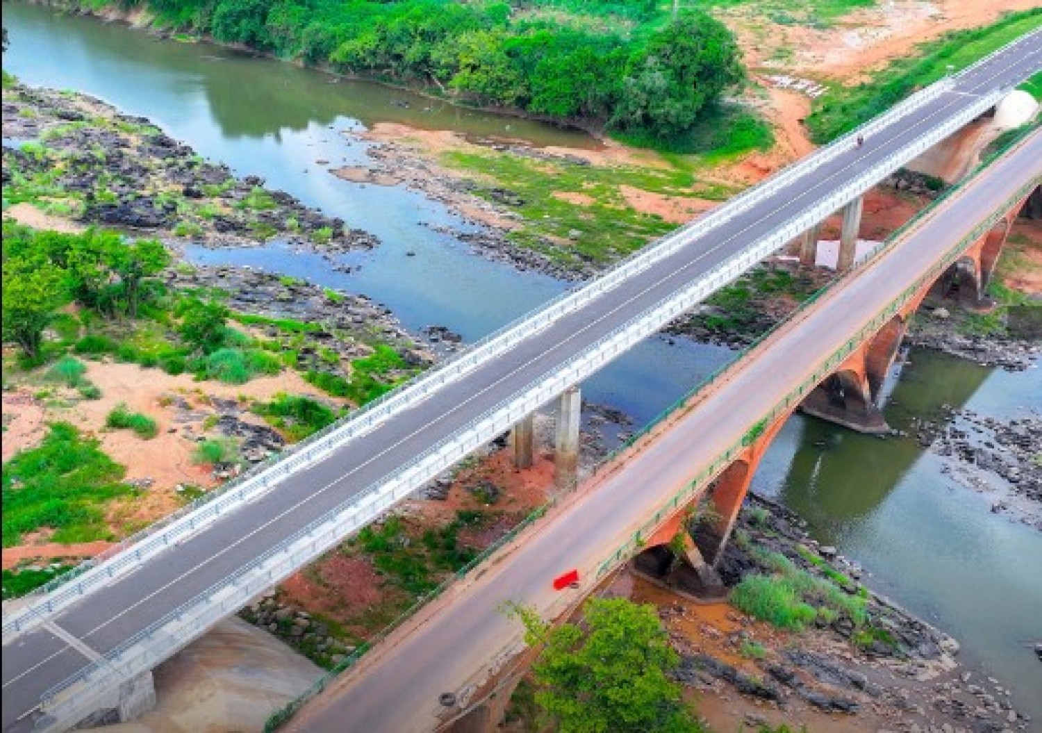 Côte d'Ivoire : Indénié-Djuablin, un nouveau pont mixte à trois travées construit à Aniassué