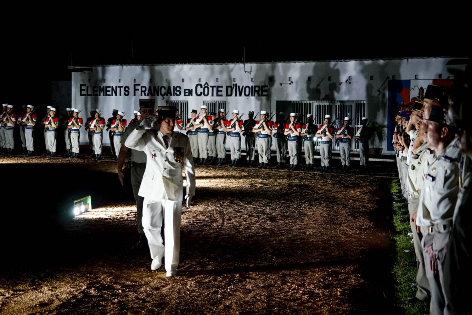 Côte d'Ivoire : Le  Lieutenant-colonel Renard nouveau chef du 43è BIMA, il  succède au Lieutenant-Colonel Prenveille