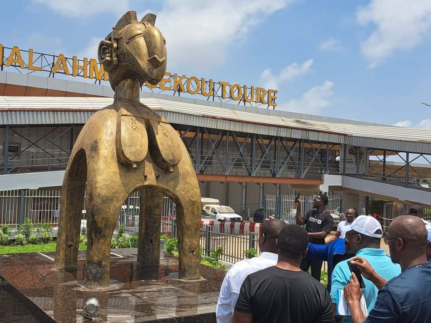 Guinée : Près de 10 Kg de cocaïne dissimulée dans le bagage d'une femme à l'aéroport de Conakry