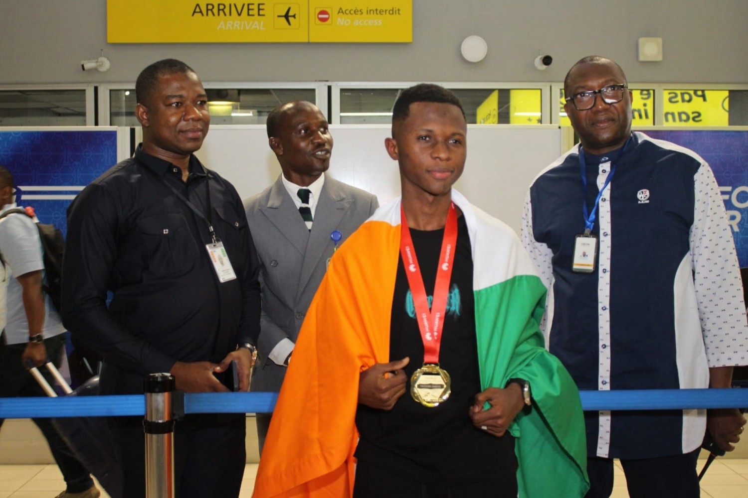 Côte d'Ivoire : Accueil chaleureux pour le champion du Monde en Informatique Yacouba Diakité de  retour au pays
