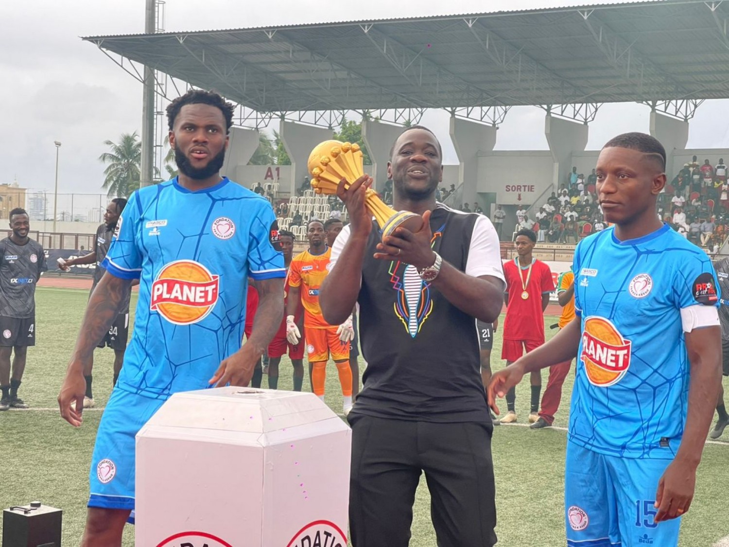 Côte d'Ivoire : Match de gala “Pro c'est pro”, Franck Kessié et les champions d'Afrique célébrés par un public en extase au stade Robert Champroux