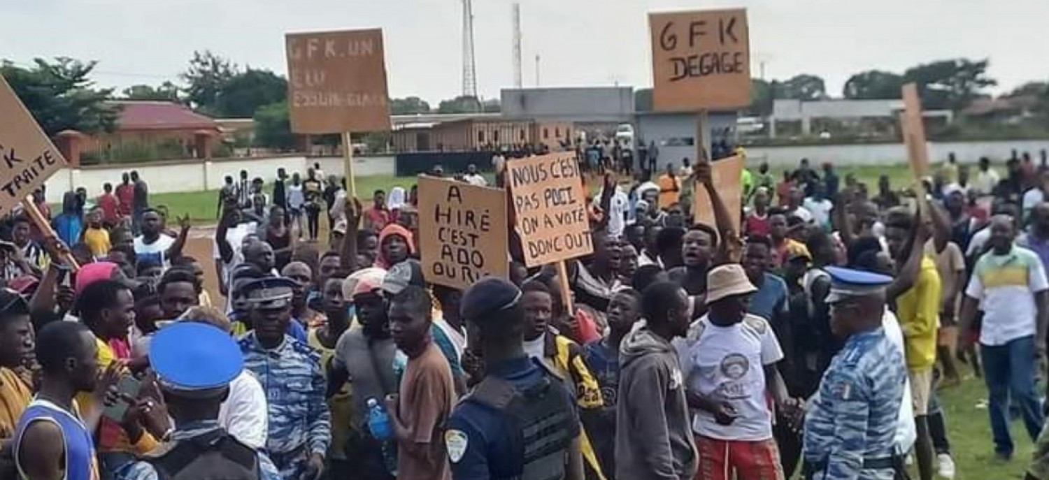 Côte d'Ivoire : Départ du maire au PDCI, échauffourées à la mairie de Hiré, le conseil municipal perturbé par des manifestations