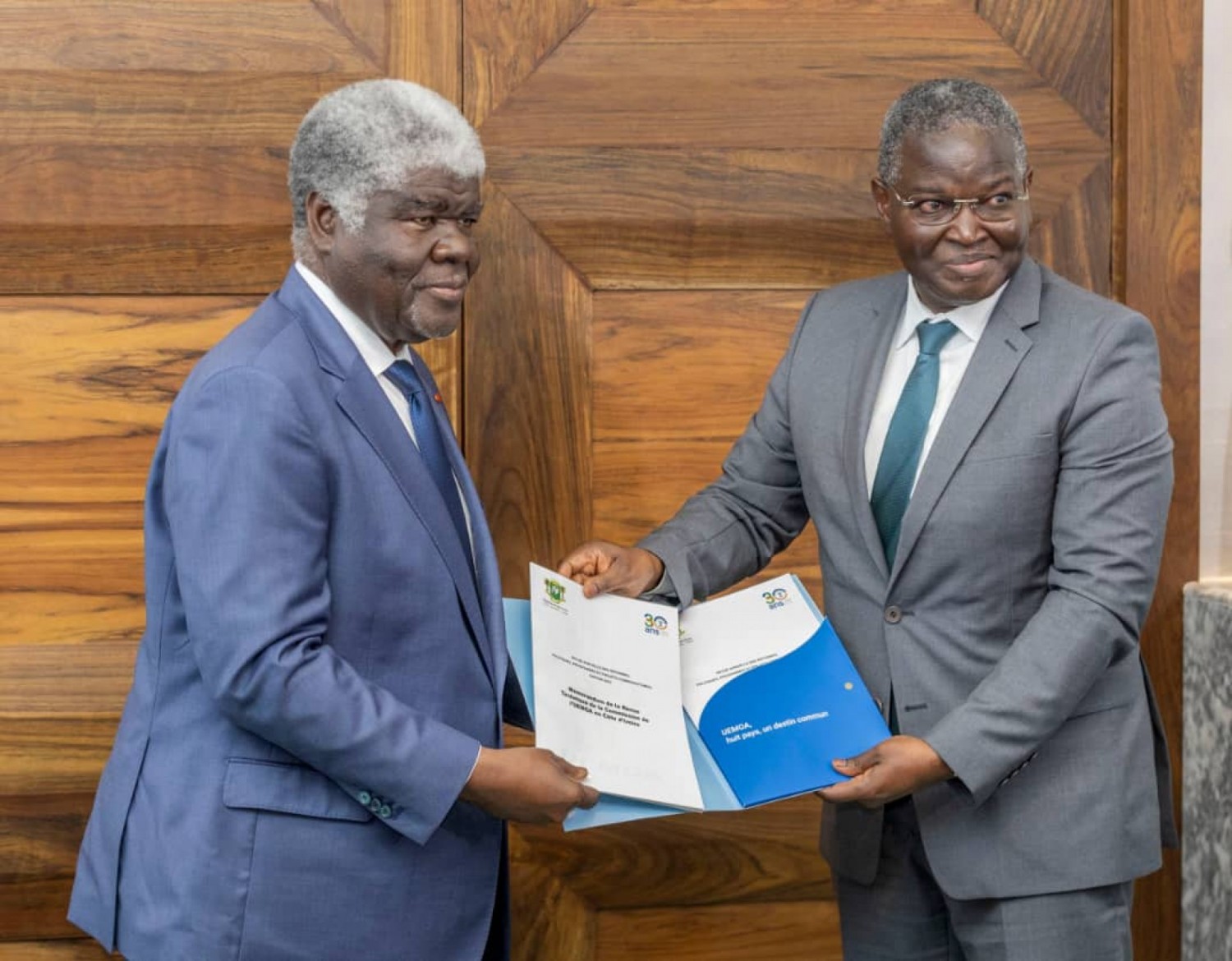 Côte d'Ivoire : Mise en œuvre des reformes politiques, programmes et projets communautaires de l'UEMOA, Abdoulaye Diop remet un mémorandum de recommandations à Beugré Mambé