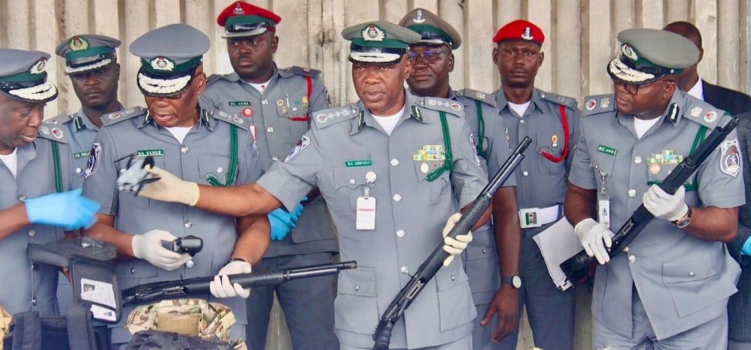 Nigeria :  La douane intercepte 4 colis de 55 fusils semi-automatiques à l'aéroport de Lagos