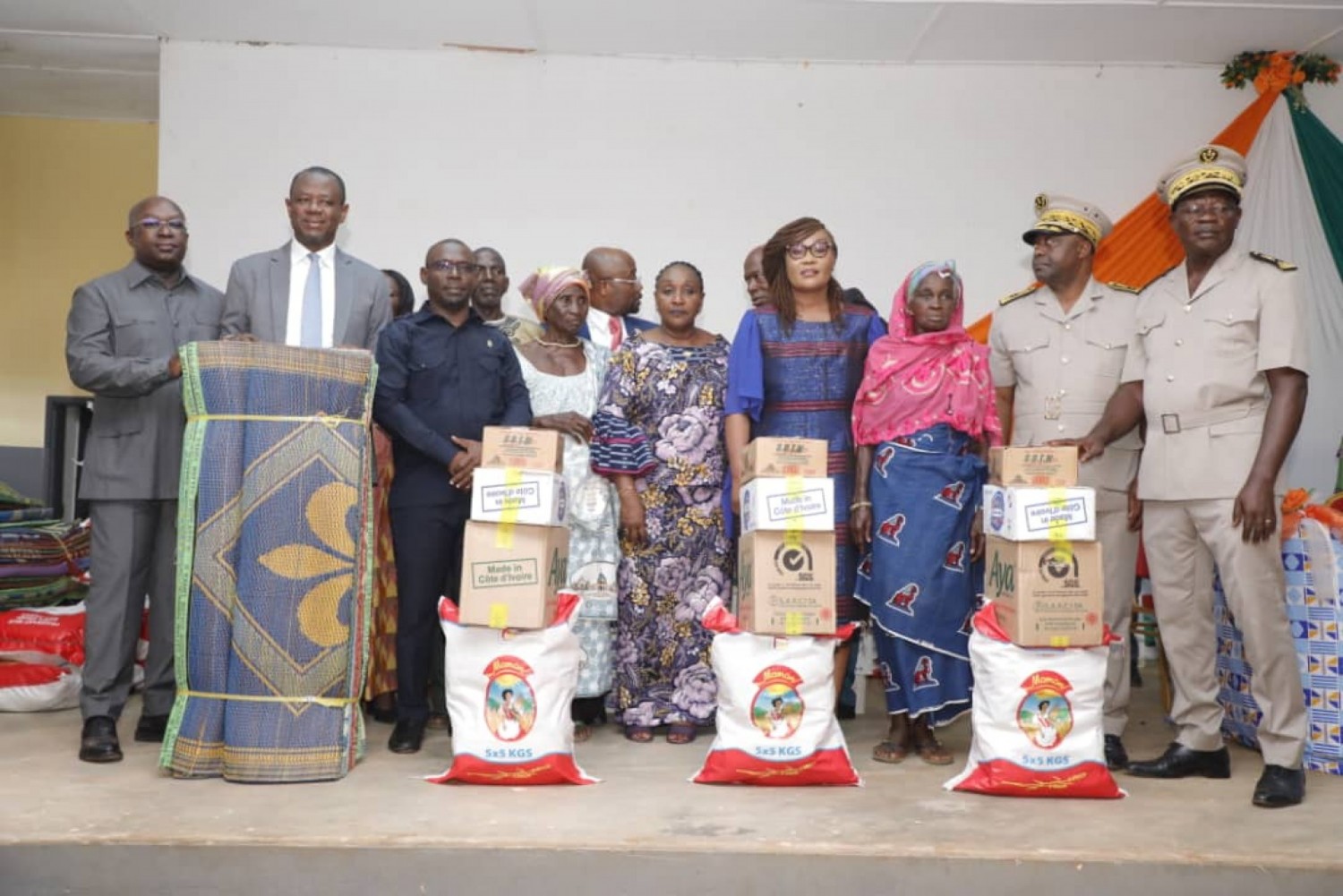 Côte d'Ivoire : Dégâts matériels causés par la pluie, le gouvernement aux côtés des populations, des vivres, non vivres et une enveloppe de 3.700.000 FCFA remise aux familles impactées de l'Iffou