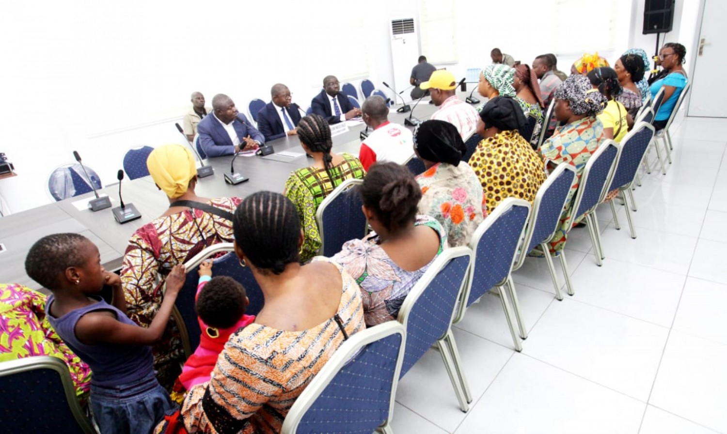 Côte d'Ivoire : Koumassi, les commerçantes protestent contre la fermeture du grand marché et dénoncent les prix de location exorbitants fixés par l'opérateur, la mairie ramène le calme