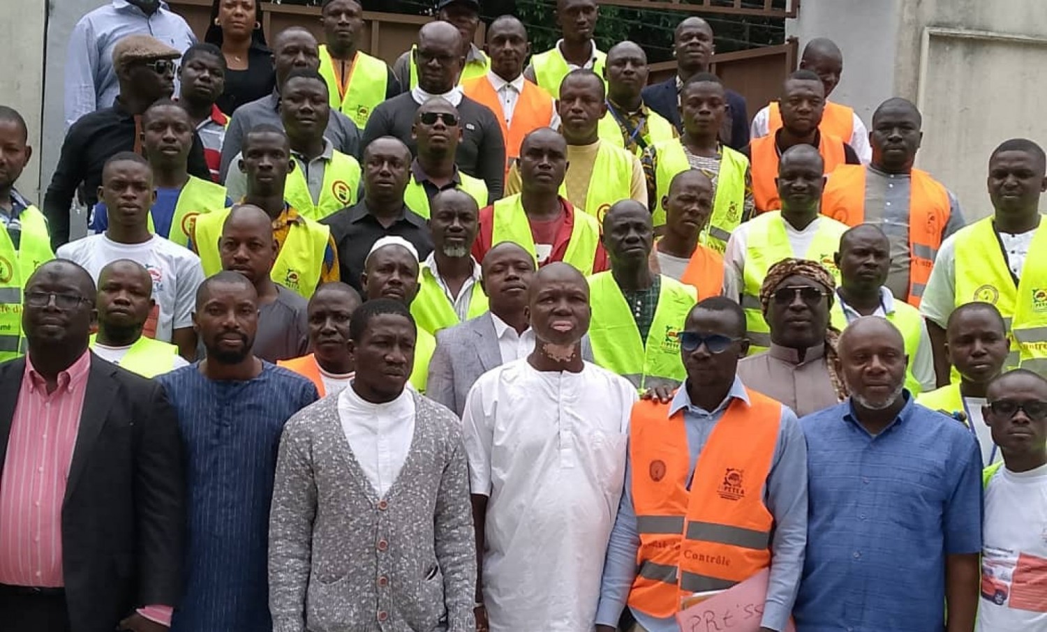 Côte d'Ivoire : Une coalition des organisations de taxis compteurs exigent l'application stricte du décret 2021-860 contre la concurrence déloyale