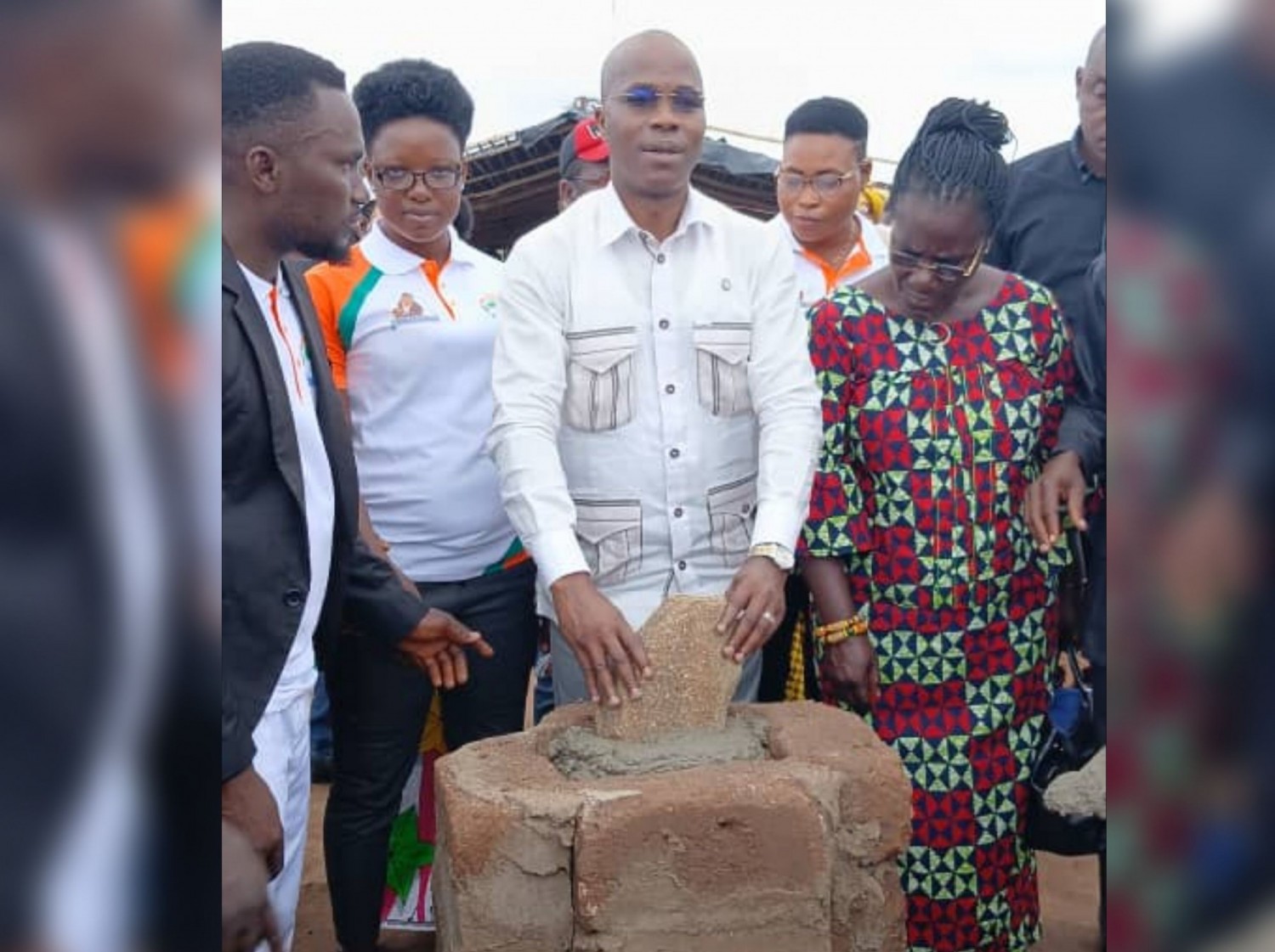 Côte d'Ivoire : Diabo, Koumoin René le représentant de Tidjane Thiam dans le Gblo pose la première pierre de l'église d'un village