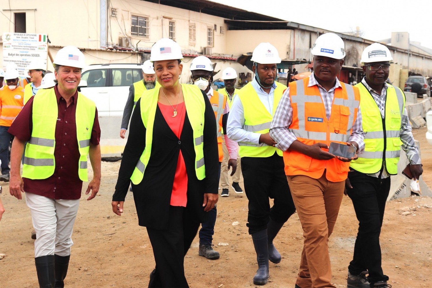 Côte d'Ivoire : Le réaménagement et de reconstruction des boulevards de Port et de Vridi contribuera à renforcer l'économie locale et nationale, estime l'Ambassadeur Davis Ba