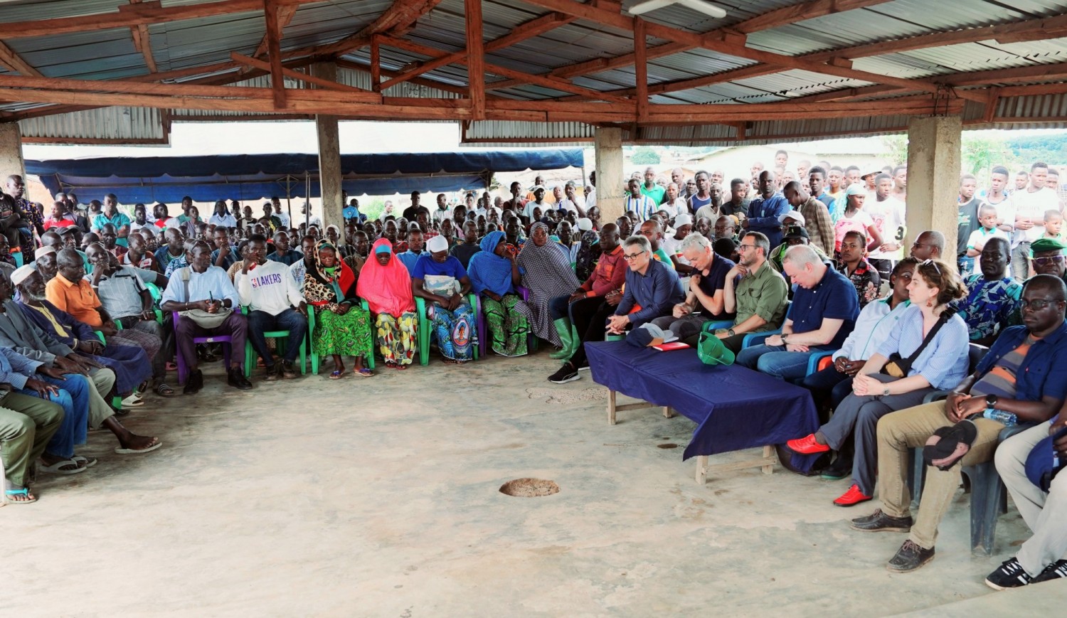 Côte d'Ivoire : Préservation des ressources forestières, la Banque mondiale et le gouvernement en mission d'évaluation et de sensibilisation dans l'agro-forêt de Scio