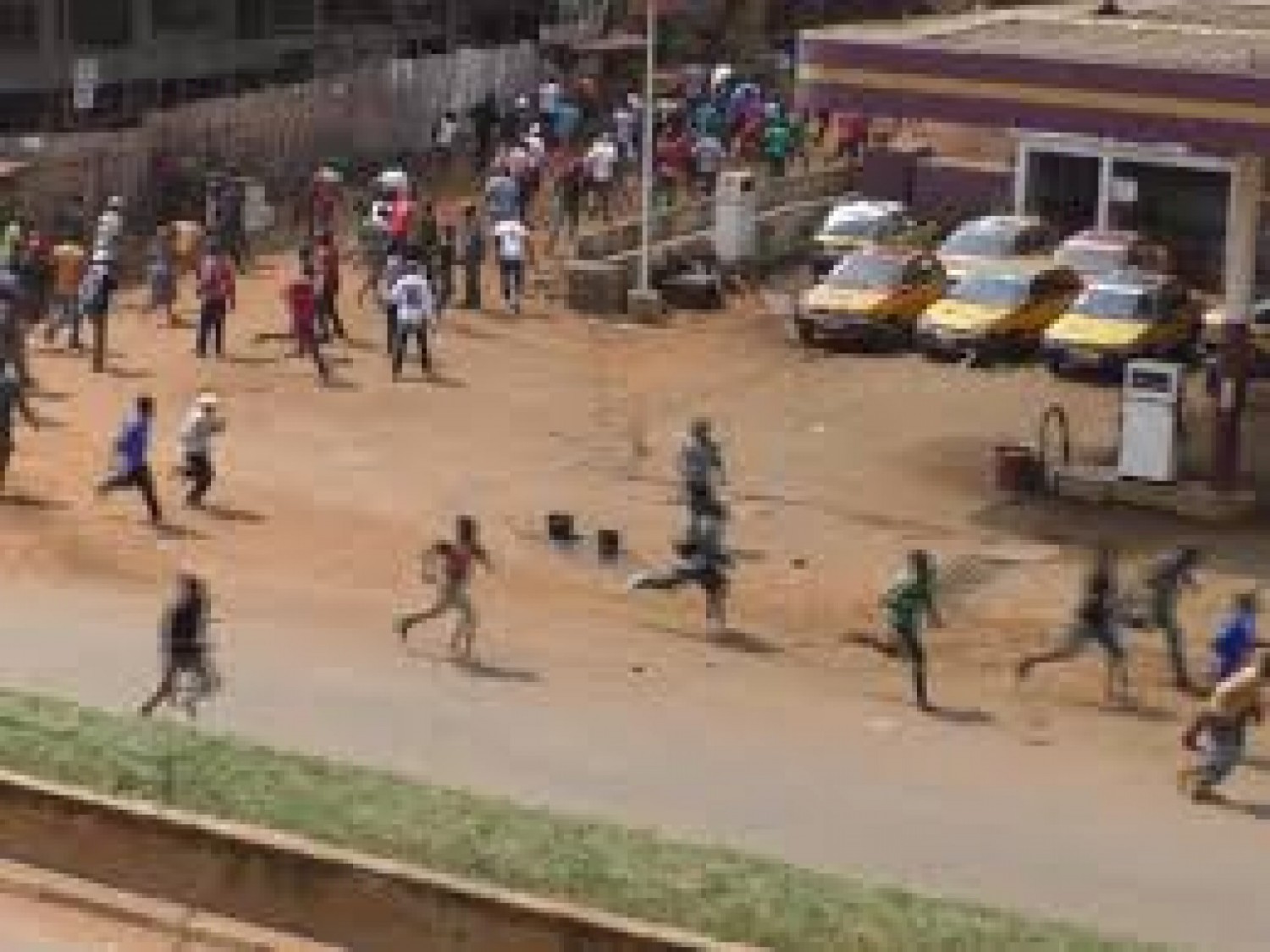 Cameroun : Le conflit anglophone fait de nouvelles victimes, un mort et six blessés  lors d'un attentat meurtrier dans un marché