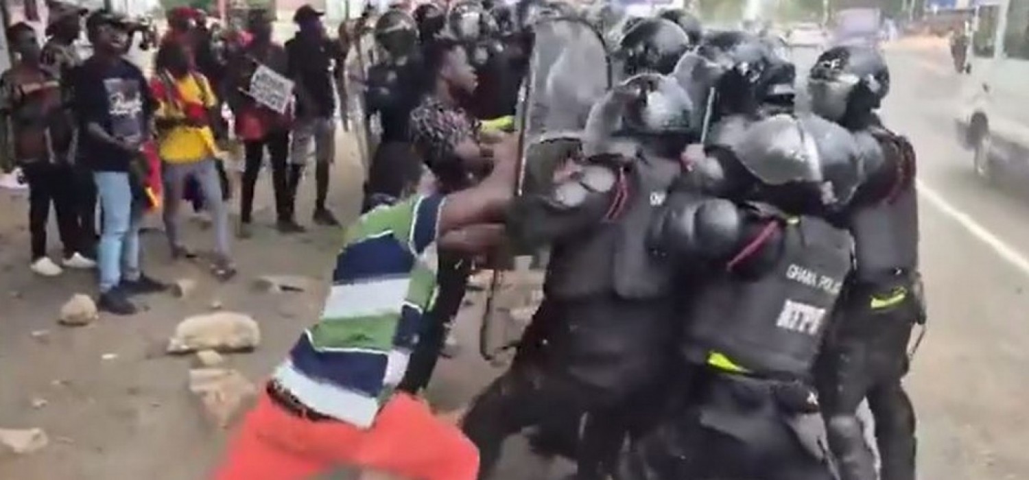 Ghana :  La police arrête 42 manifestants de Democracy Hub à Accra, le leader Vormawor recherché