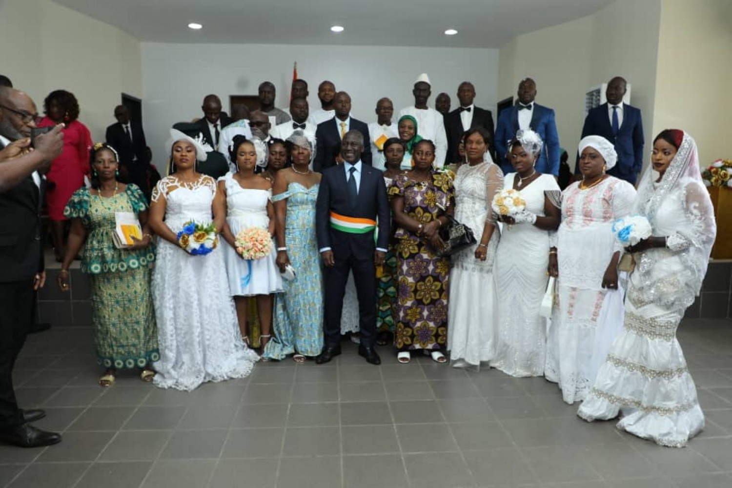 Côte d'Ivoire : Mairie de Yopougon, Bictogo célèbre l'an 1 de son élection en unissant 14 couples par les liens du mariage, un montant de 100.000 FCFA à chaque couple