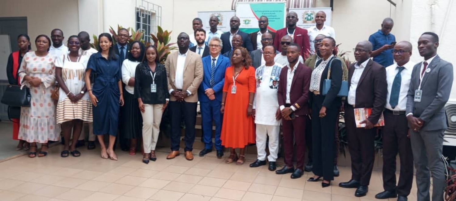 Côte d'Ivoire : Incitation au retour des diplômés de la diaspora, un forum annoncé à Paris pour présenter les nombreuses opportunités d'investissements du pays