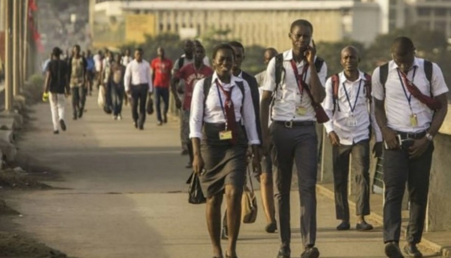 Côte d'Ivoire : 200 millions FCFA décaissés pour les jeunes du District d'Abidjan, voici comment en bénéficier