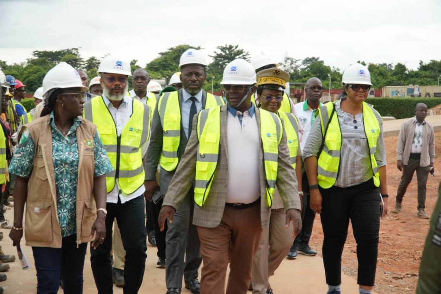 Côte d'Ivoire : Pôle agro-industriel du Bélier, Adjoumani s'imprègne de l'état d'avancement des réalisations et inaugure deux centres de collecte et de groupage de produits vivriers à Tiébissou