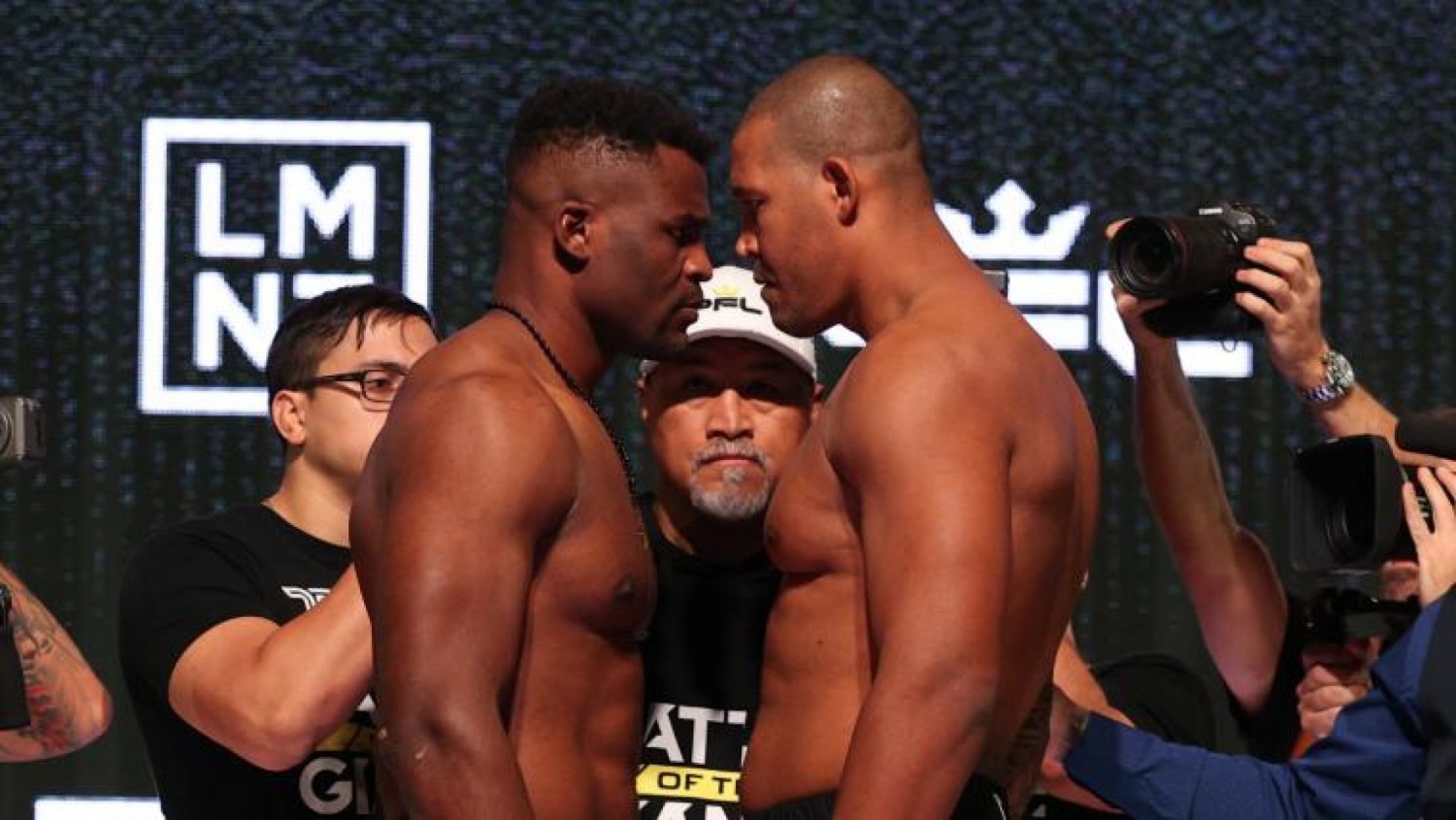 Cameroun : Choc des titans à Riyad, Ngannou face au géant Ferreira pour son retour en MMA