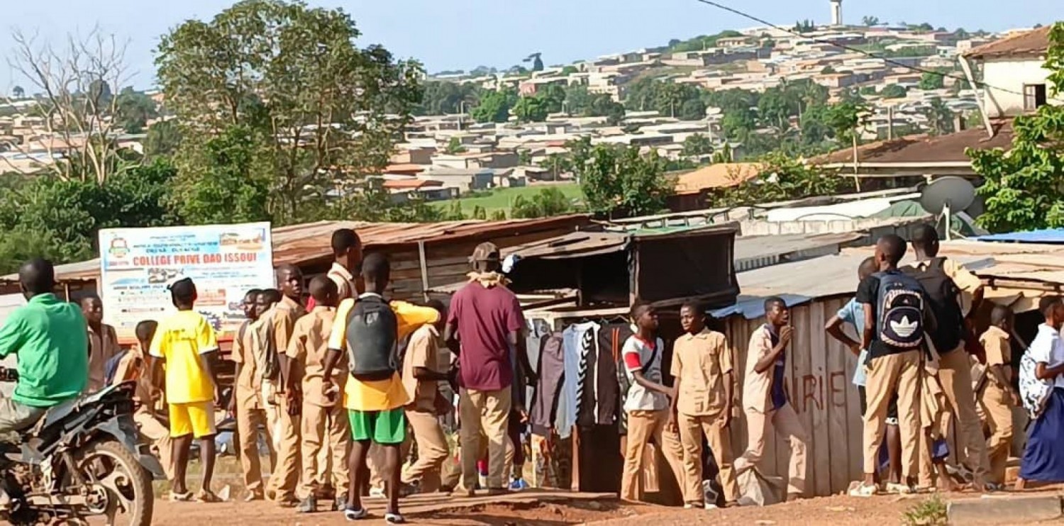 Côte d'Ivoire : Tensions au lycée moderne de Duékoué, grève des élèves face au manque criant de tables-bancs