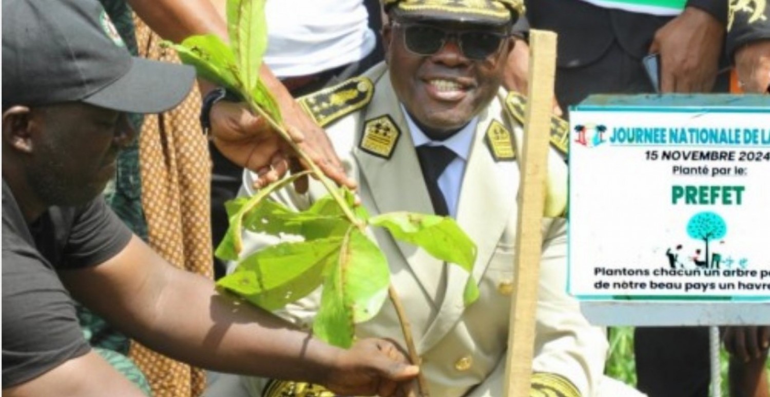 Côte d'Ivoire : Promotion de la paix et préservation de l'environnement, le D.G des Eaux et Forêts initie le planting de 400 arbres dans le district autonome d'Abidjan