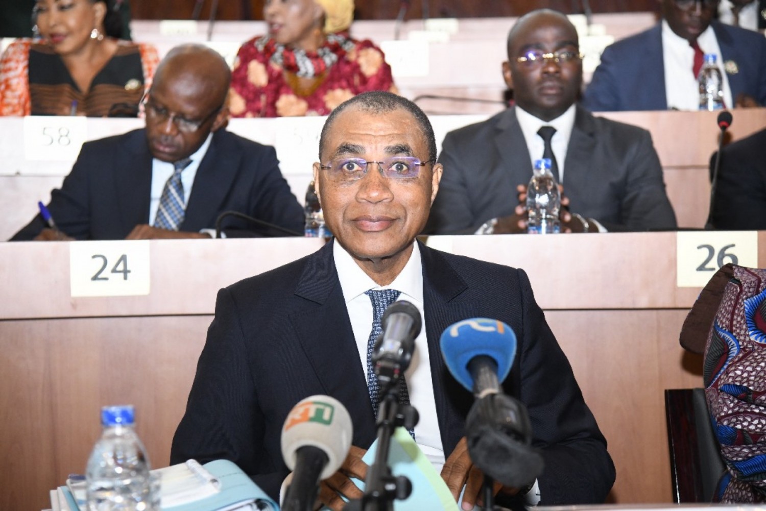 Côte d'Ivoire : Adama Coulibaly présente aux députés le budget 2025 qui s'élève à 15 339,2 milliards FCFA, le taux de pression fiscale passe à 15,4 %