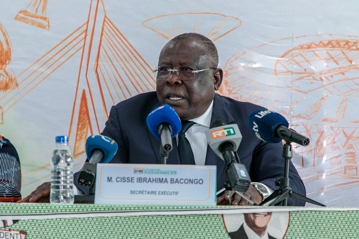 Côte d'Ivoire : Bacongo répond aux critiques d'Affi : «  Le navire RHDP, loin de 