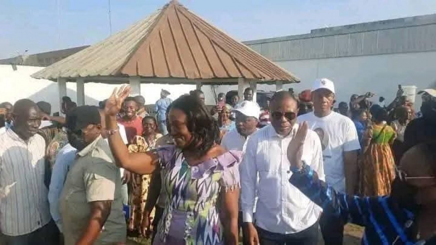 Côte d'Ivoire : Koumassi, en pré-campagne pour Gbagbo, Nady Bamba rencontre des femmes et dénonce les choix économiques du gouvernement ivoirien