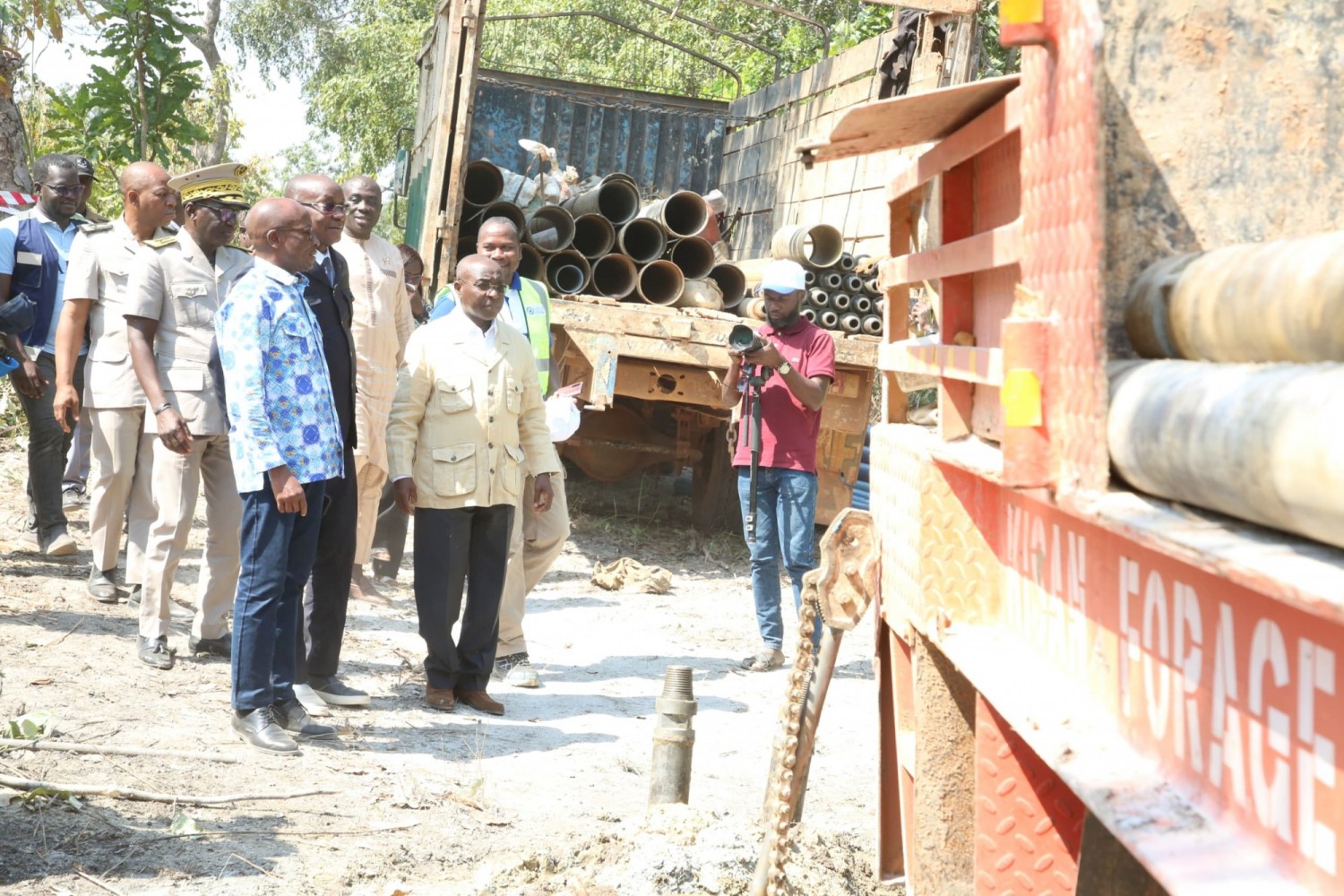 Côte d'Ivoire :  Travaux de 95 systèmes d'hydraulique urbaine lancés par Bouaké Fofana à Djibrosso