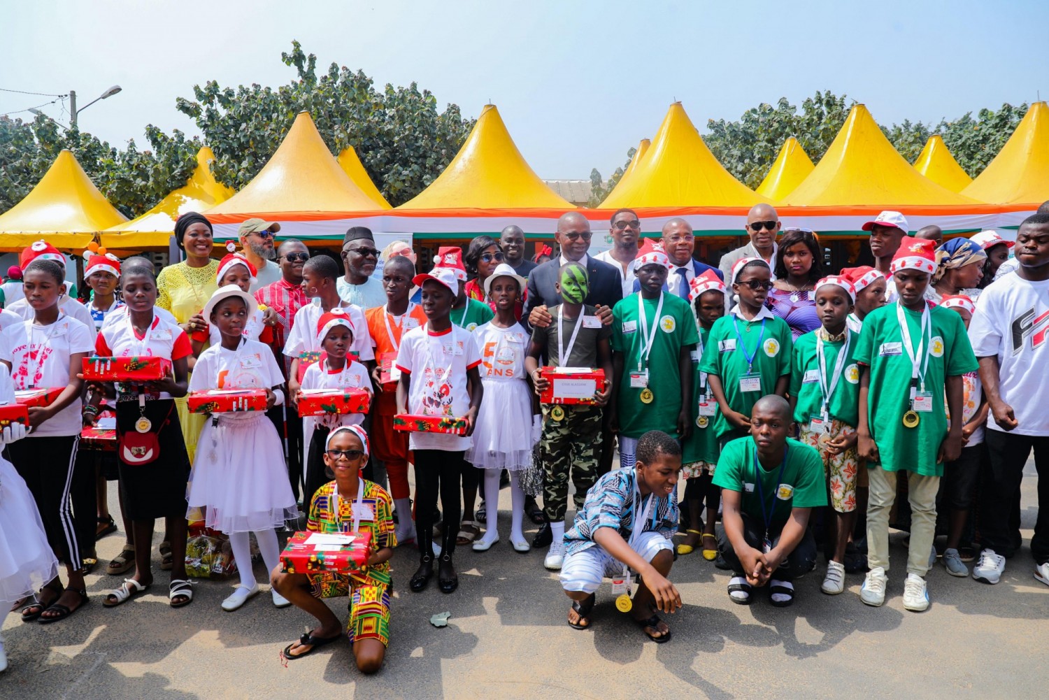 Côte d'Ivoire : « Noël de rêve », Me Adama Kamara célèbre les élèves en situation de handicap des écoles ECIS et INIPA pour leurs résultats scolaires probants et felicite les encadreurs