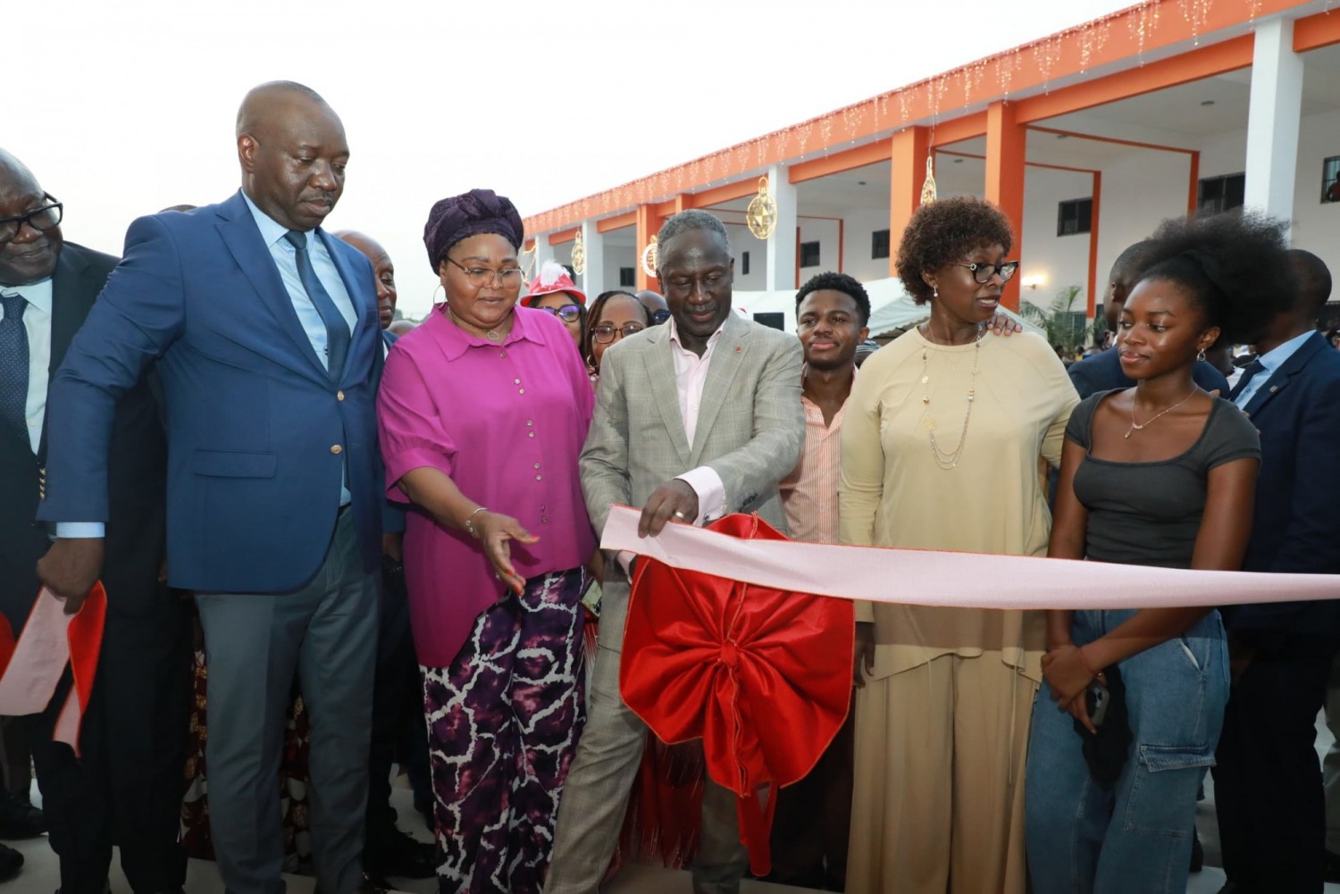 Côte d'Ivoire : Yopougon, Bictogo inaugure deux salles de mariage entièrement rénovées à la veille de la fête de Noël