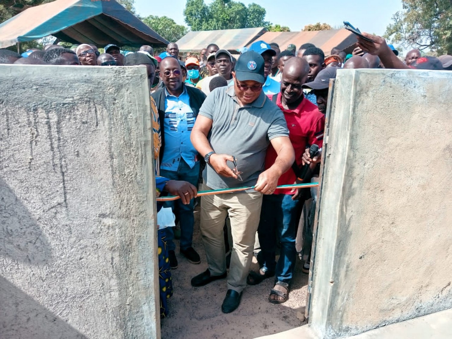 Côte d'Ivoire : Mbengué, la population soulagée grâce à l'inauguration d'une pompe hydraulique à Kachofa par un cadre