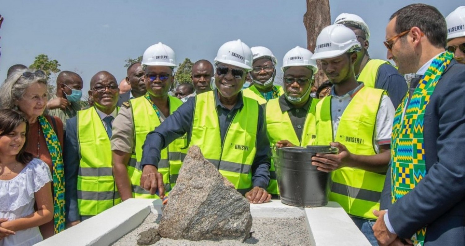 Côte d'Ivoire : Bouaké, Amadou Koné pose la première pierre de l'usine BETA VEG OIL et invite les responsables du chantier à travailler avec les jeunes de la région