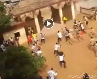 Côte d'Ivoire: (Video) Des élèves s'affrontent à  coups de cailloux à  Abobo