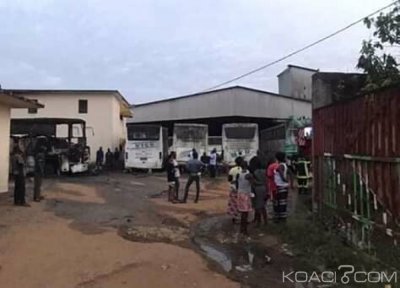 Côte d'Ivoire : Bonoua, suite à  un incendie dans un garage, 5 cars de transport partent en fumée