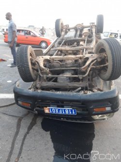 Côte d'Ivoire : Sur l'autoroute du Nord, le chauffeur d'un pickup voulant éviter un camion, panique au volant, 8 blessés