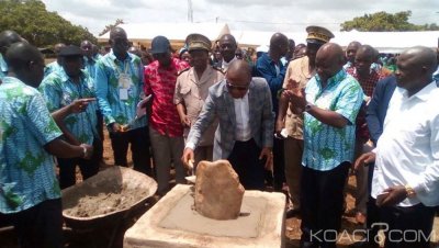 Côte d'Ivoire : Annonçant un gisement dans un village du Gbêkê, deux ministres célèbrent la Pà¢ques entre inauguration et pose de première pierre