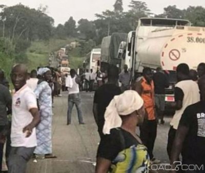 Côte d'Ivoire : Sur l'axe Bouaké-Tiébissou depuis plusieurs heures, un camion renversé sur la voie perturbe le trafic