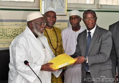 Côte d'Ivoire : Ramadan, Gon offre 10 millions de FCFA au COSIM et 10 tonnes de riz au musulmans de Toumodi