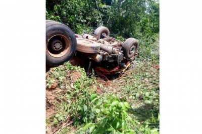 Côte d'Ivoire: À Duekoue, un camion de ciment fait une sortie de route, l'apprenti mort sur-le-champ