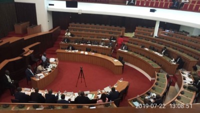 Côte d'Ivoire : Assemblée nationale, des députés de la CRSTE refusent de voter un projet de loi portant ratification d'une ordonnance parce qu'il n'a pas été promulgué