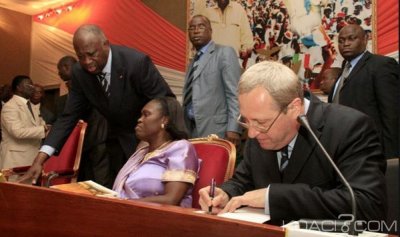 Côte d'Ivoire : Guy Labertit dédie une chanson à  Laurent Gbagbo  « Scheveningen »