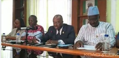 Côte d'Ivoire : Les députés des groupes parlementaires de l'opposition demandent le retrait du projet de loi de la CEI du parlement