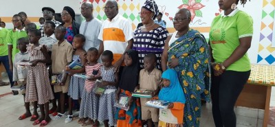 Côte d'Ivoire: Bouaké, pour faire face à la rentrée des classes,  des familles défavorisées bénéficient des kits scolaires