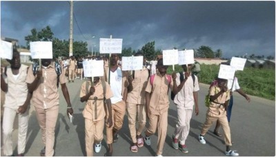 Côte d'Ivoire: A Adiaké, les élèves dans les rues, réclament la reprise des cours