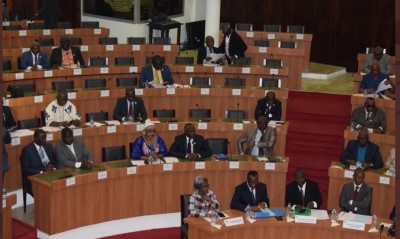 Côte d'Ivoire: Parlement, report de l'examen de l'ordonnance portant code électoral sans aucune précision