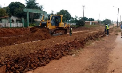 Côte d'Ivoire: À Man, alors que les populations s'impatientaient après le passage de Gon, début effectif des travaux de bitumage