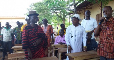 Côte d'Ivoire: Botro, parcourant des villages de sa localité, un Maire face à la dure réalité des écoliers