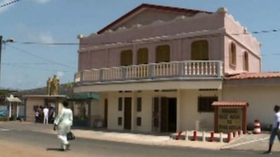 Côte d'Ivoire: Grand Bassam, un cimetière  et des habitations menacés de démolition